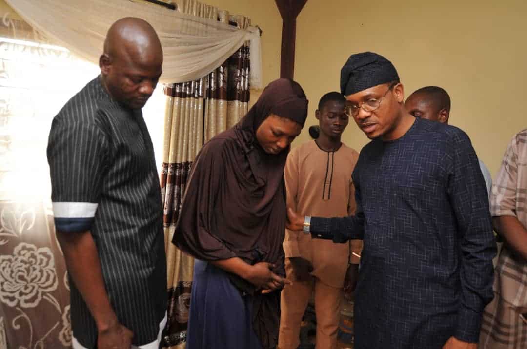 Hon Shina Peller visits Family of Slain Soldier , Award Scholarship to Daughter.